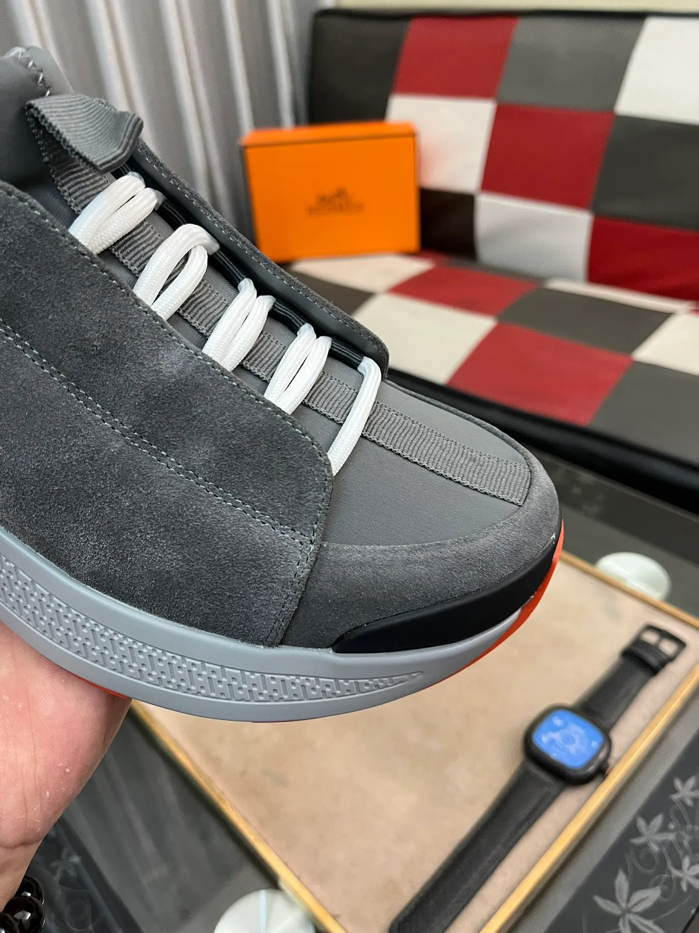 Men's shoes 💰: 560⌚️⌚️[Hermes] New sports shoes Hermès are the most comfortable shoes, no one else⃣️, they are very light on the feet and very good-looking, you will not feel tired when you go shopping and running around 👍 Very light and comfortable, extremely light, perfect for both sports and leisure! It’s up to you to choose, there’s always what you want~ Comes with a full set of packaging gift bags and invoices ✔️Fabric: imported first-layer cowhide ✔️Inner lining: breathable mesh ✔️Outsole: genuine leather bottom ✔️Size: Men 38-44 (45 custom-made) 5️⃣colors available